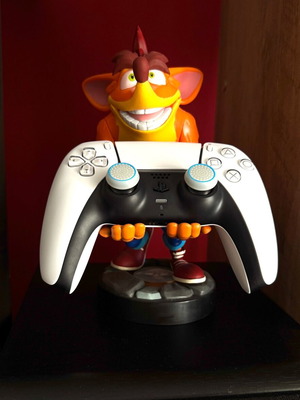 Crash Bandicoot controller stand in excellent condition