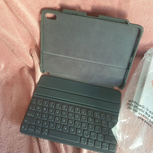 Apple Smart Keyboard for iPad Pro 11"/Air 4th, 5th gen with reinforced Mil-Specs case new