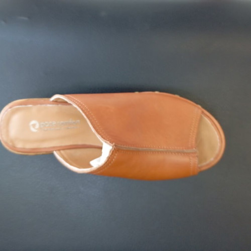 Leather platform sandals new, medium heel, soft leather sole, brown