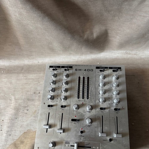DJ Mixer SM-400 4-Channel VCA Technology like new
