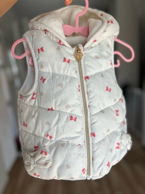 Sleeveless vest used, very warm for 12 months old