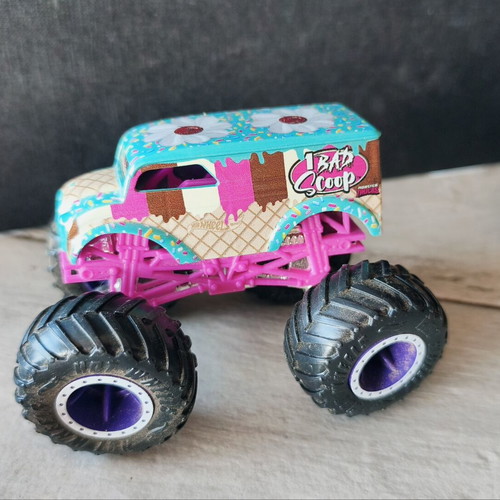 Hot Wheels trucks, pack of 7