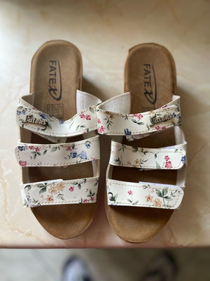 Summer slippers like new, size 38, white and beige