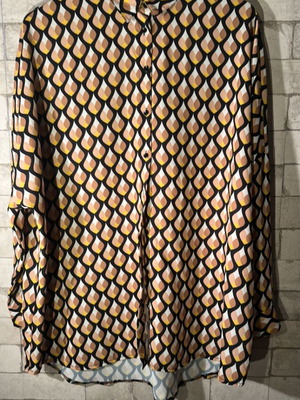 Multicolored GiGi shirt new, fits large and X-Large