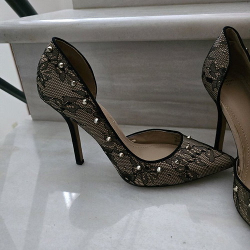 Lace pumps with studs size 39 like new for chic rock looks