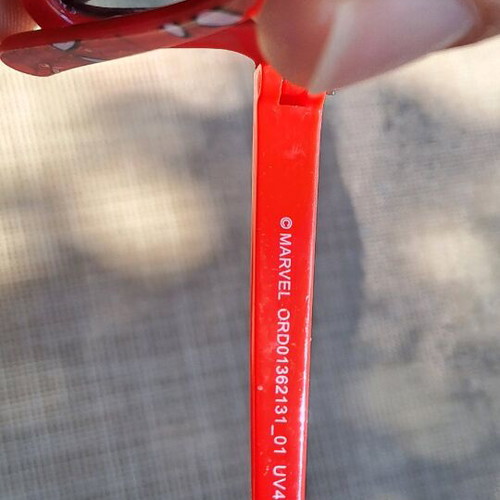 Marvel kids sunglasses like new, red multicolor