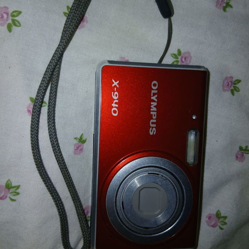 Olympus X940 digital camera used, for parts or collection