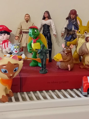 Διάφορες φιγούρες μεταχειρισμένες, πακέτο 30