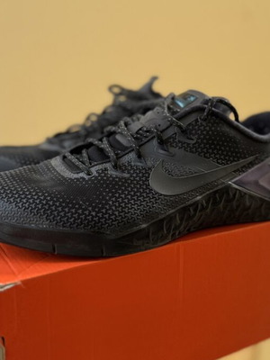 Nike Metcon 4 athletic shoes used, size 45, black