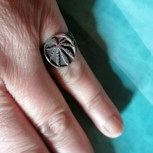 Silver 925 chevalier ring new with Cannabis leaf no 52 (US 6.5)
