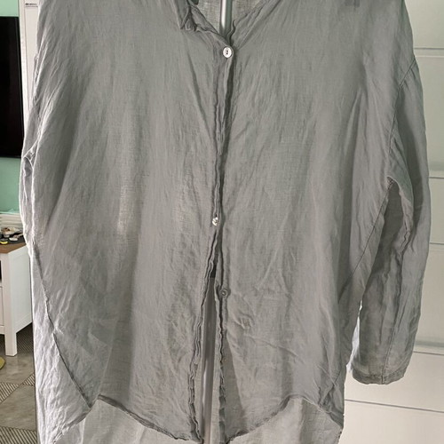 Women's shirt like new, size L, gray