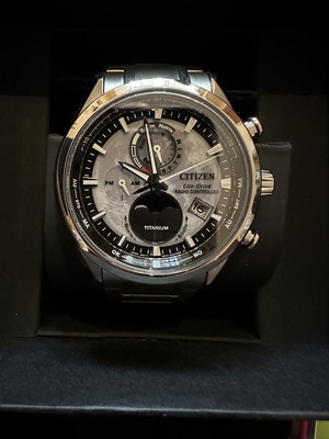 Citizen Tsuki-Yomi watch new, men's, gray