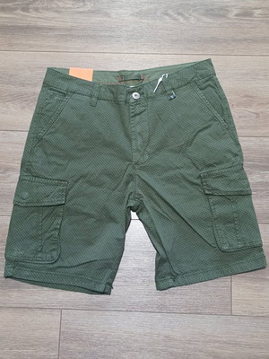 Men's cargo bermuda shorts like new, size M