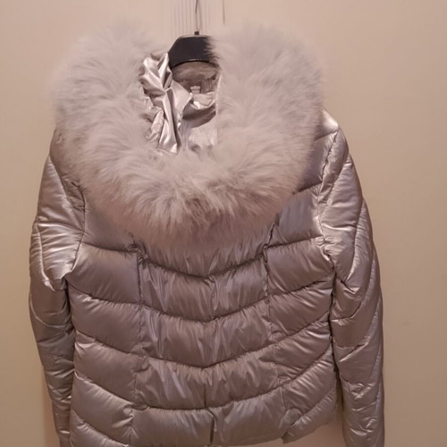 Puffer jacket medium size, like new, silver color