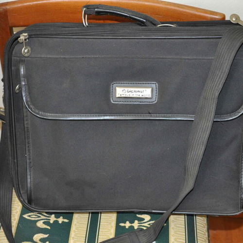 Diplomat laptop bag like new, black with multiple compartments