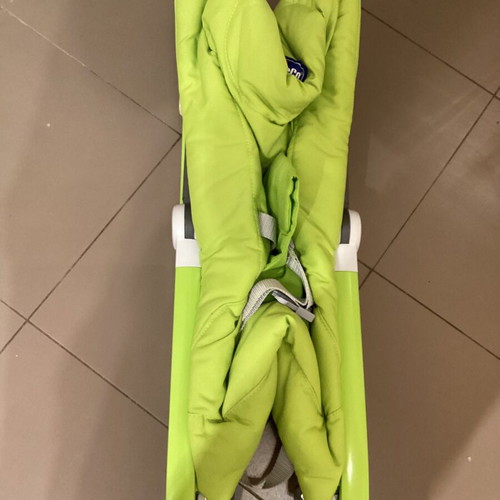Chicco Pocket Relax baby bouncer lime green like new