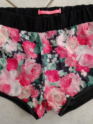 Bershka floral shorts used, sizes S and M
