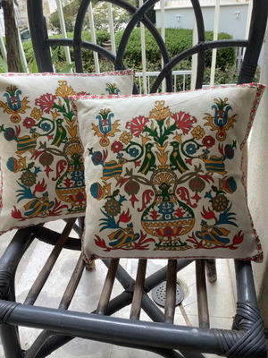 Μικρά μαξιλάρια καναπέ τετράγωνα 33 εκ σαν καινούργια