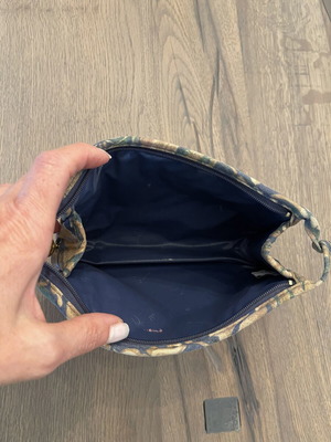 Cosmetic bag like new