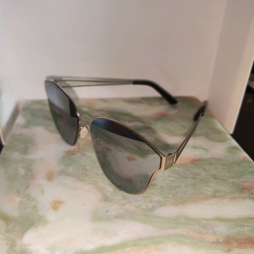 Hawkers cat eye sunglasses like new, gray and silver