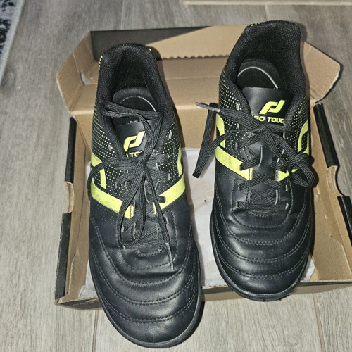 Pro Touch football shoes size 34 used