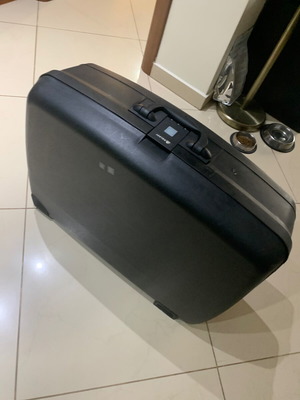 Delsey suitcase black hard cover like new