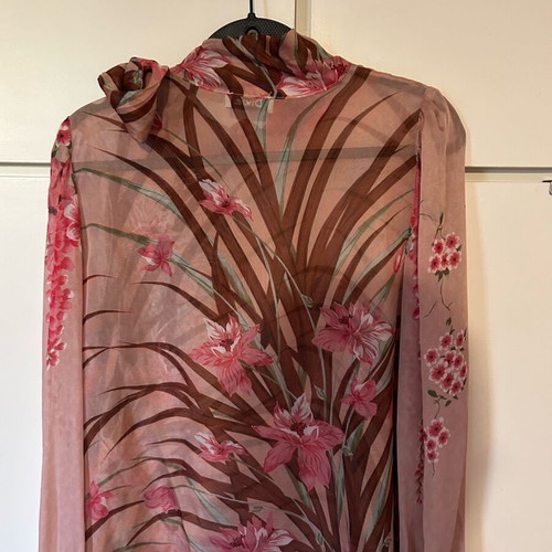 Dixie printed long-sleeve shirt like new with beige top