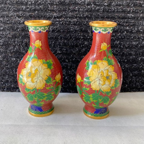 Pair of vintage Chinese cloisonné vases with peonies, used, 16 cm