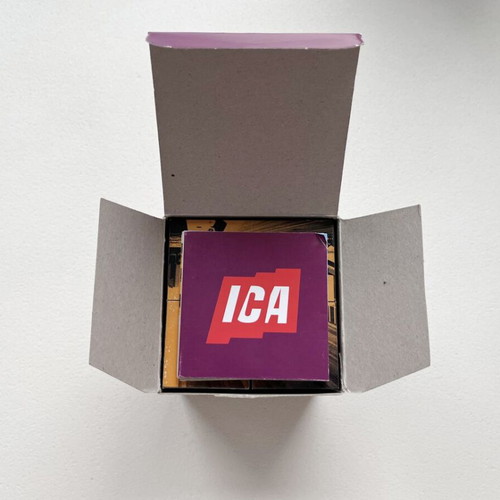 Art cube ICA Boston like new, cardboard