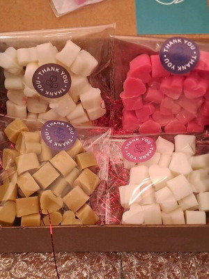 Wax melts καρδούλες καινούργιες, 100 τεμάχια με 7 αρώματα