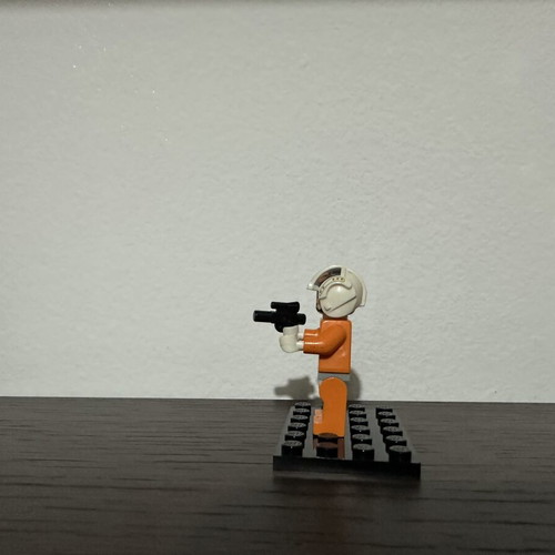 Lego Star Wars Rebel Pilot X-wing Theron Nett Minifigure like new with weapon