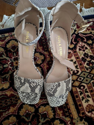 Paola Ferri women's sandals like new, chunky heel, size 39