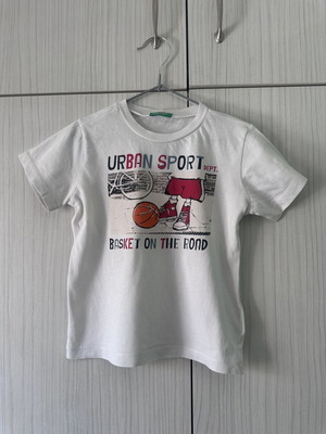 Benetton boys' t-shirt size 110 cm like new, white with sports print