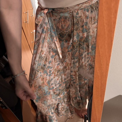 DLV wrap skirt one size, like new