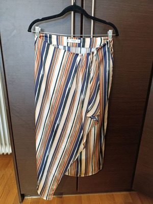Mango satin skirt multicolor like new, size M
