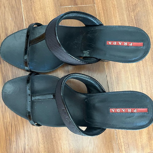 Prada black sandal like new, size 37