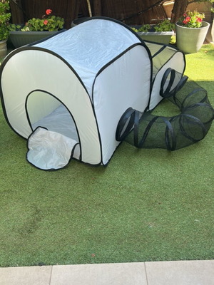 Large tunnel play tent for cats and small dogs