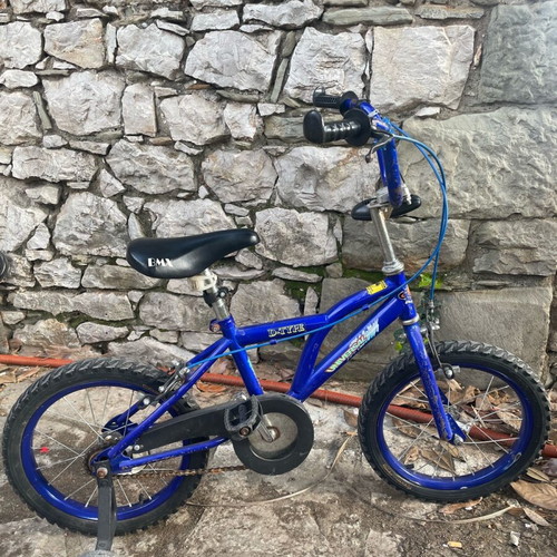 Children's bicycle used, blue, slightly scratched