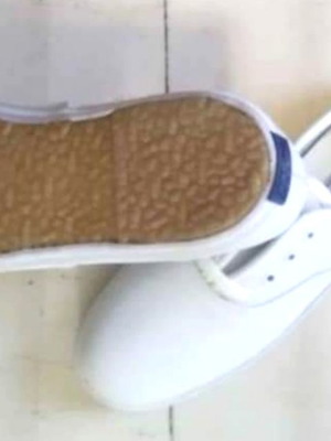 Παπούτσια άσπρα καινούργια, αναπαυτικά για κάθε ώρα