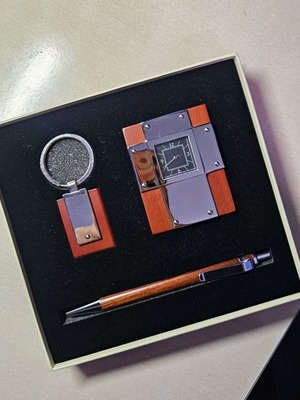 Gift set watch, pen, keychain like new