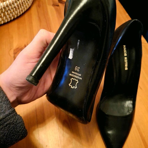 Makis Kotris pumps like new, black, size 39