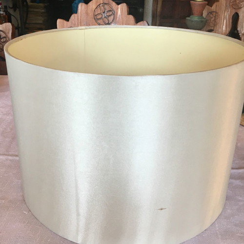 White lampshade used, cylindrical, 30 cm diameter, 20 cm height