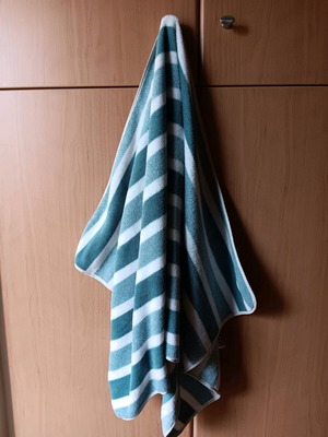 Microfiber towel large striped, like new, 70x125 cm