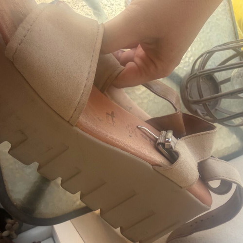 Tamaris beige platform shoes like new, size 39