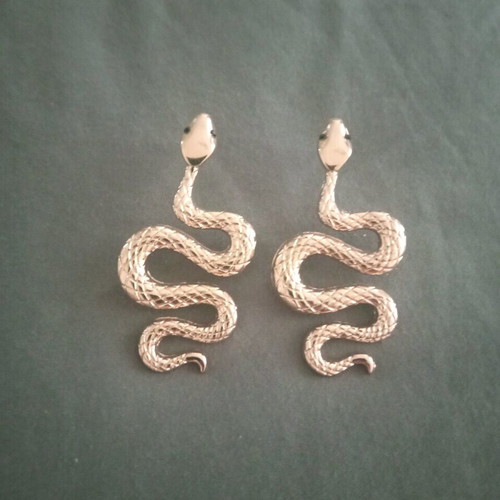 Faux metal snake-shaped earrings gold new