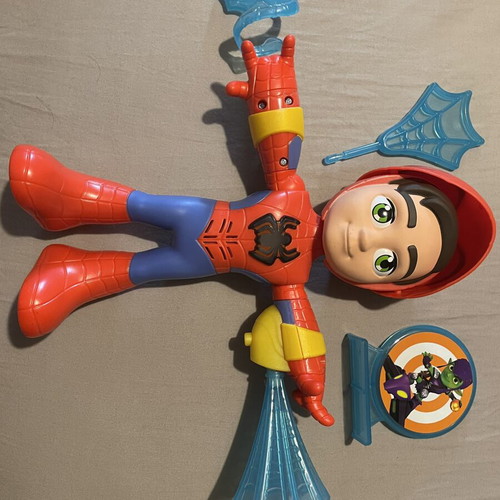 Marvel Spidey and His Amazing Friends Electronic Suit Up Spidey interactive figure, Hasbro