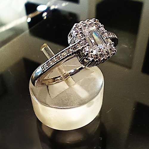Silver rosetta ring adjustable with white zircon 6x4mm made to order