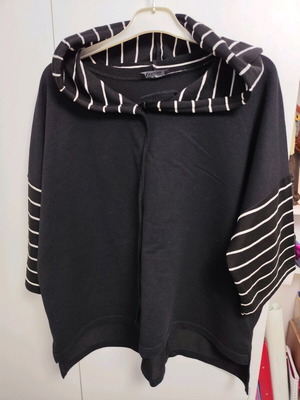 Soft sweatshirt used with short sleeves, black with white stripes