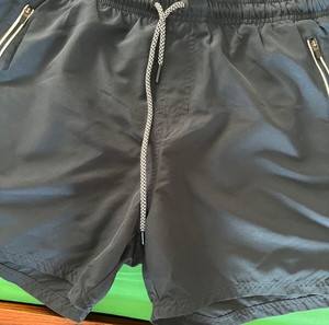 3 μαγιό 2 Hugo boss και 1 Tommy hilfiger