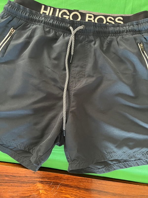 3 μαγιό 2 Hugo boss και 1 Tommy hilfiger